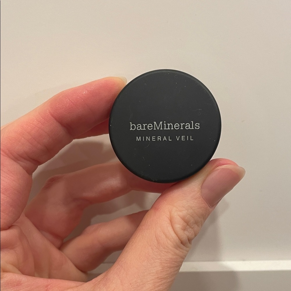 bareMinerals Black Mineral Veil Compact